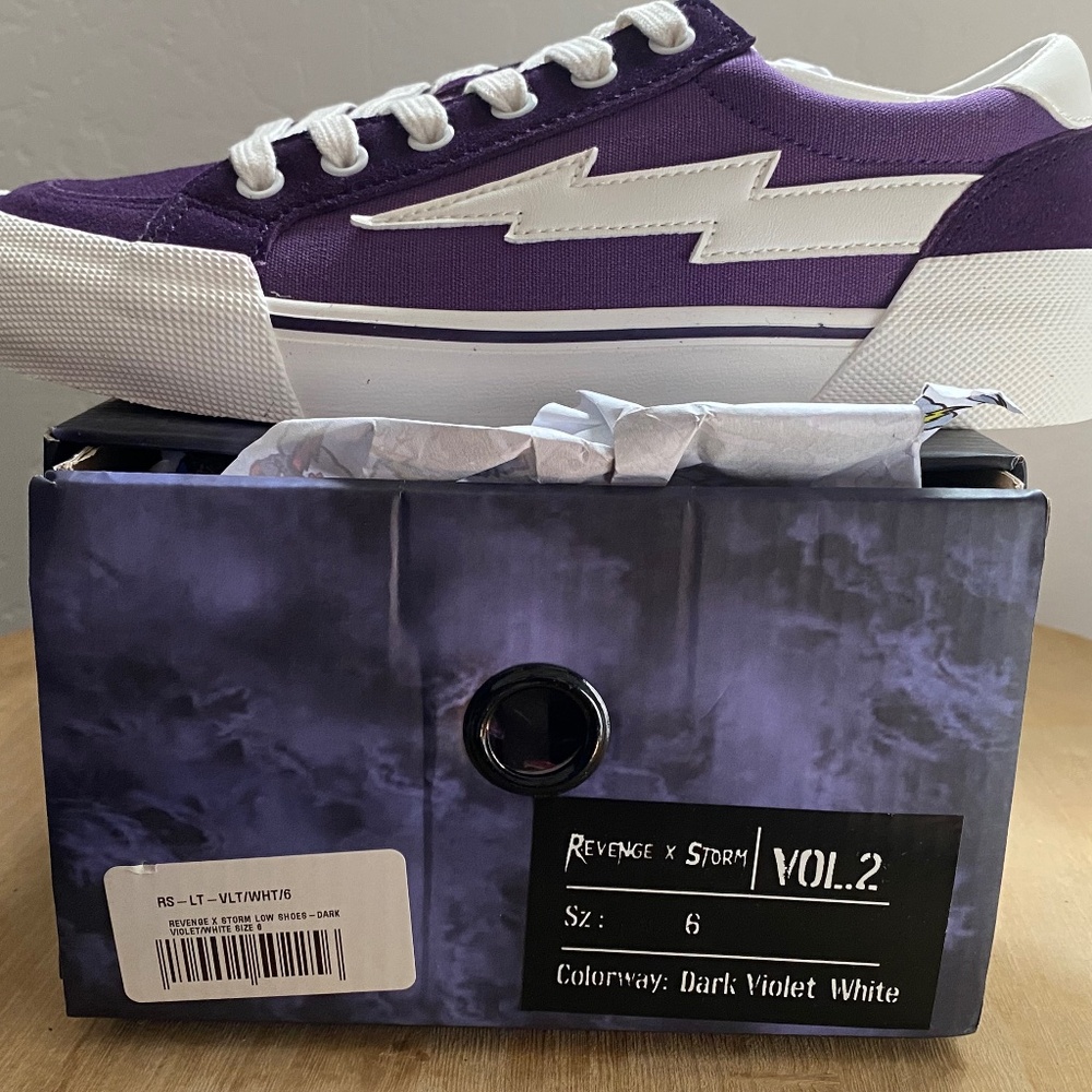 Revenge X Storm size 6 purple/black
